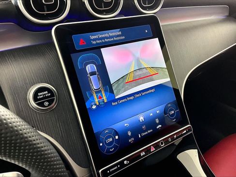 Used 2025 Mercedes-Benz GLC 300 image 25