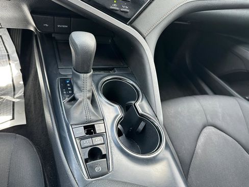 Used 2020 Toyota Camry LE w/ Carpet Mat Package FWD image 21