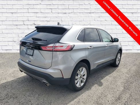 Used 2024 Ford Edge Titanium image 2