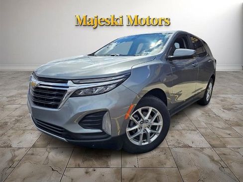 Used 2023 Chevrolet Equinox LT image 3