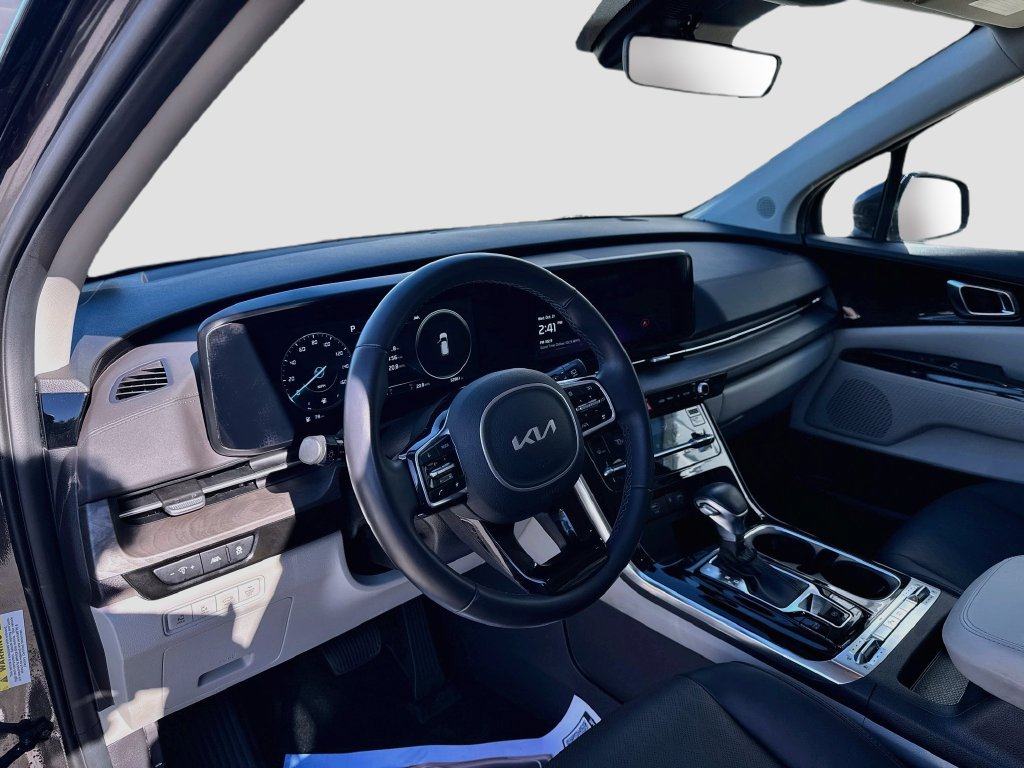 Certified 2024 Kia Carnival SX FWD image 12