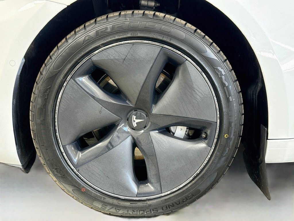 Used 2020 Tesla Model 3 Standard Range Plus RWD image 35