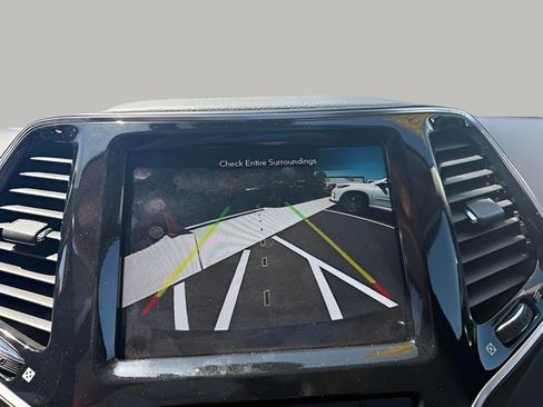 Used 2021 Jeep Cherokee Limited w/ Elite Package image 18