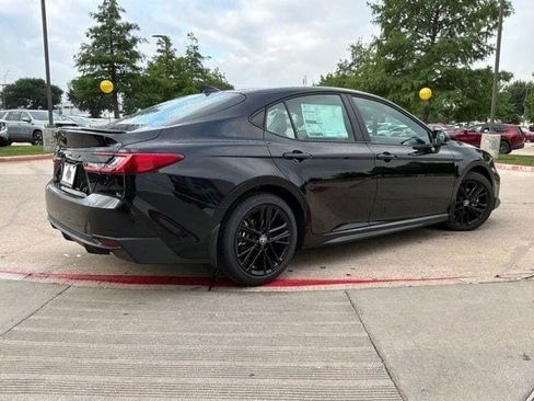 New 2026 Toyota Camry SE FWD image 5