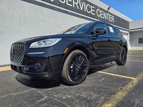 Used 2025 Lincoln Corsair Reserve w/ Equipment Group 202A image 10