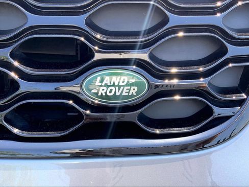 Certified 2025 Land Rover Discovery Dynamic SE AWD/4WD image 30