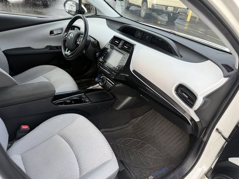 Used 2020 Toyota Prius Prime LE image 39