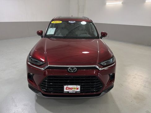 Used 2025 Toyota Grand Highlander FWD image 2