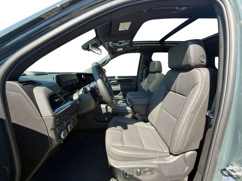 New 2026 Chevrolet Suburban RST w/ RST Capability Package AWD/4WD image 9