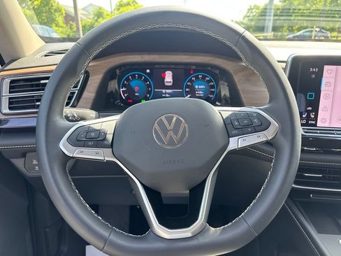 Used 2024 Volkswagen Atlas SE FWD image 16