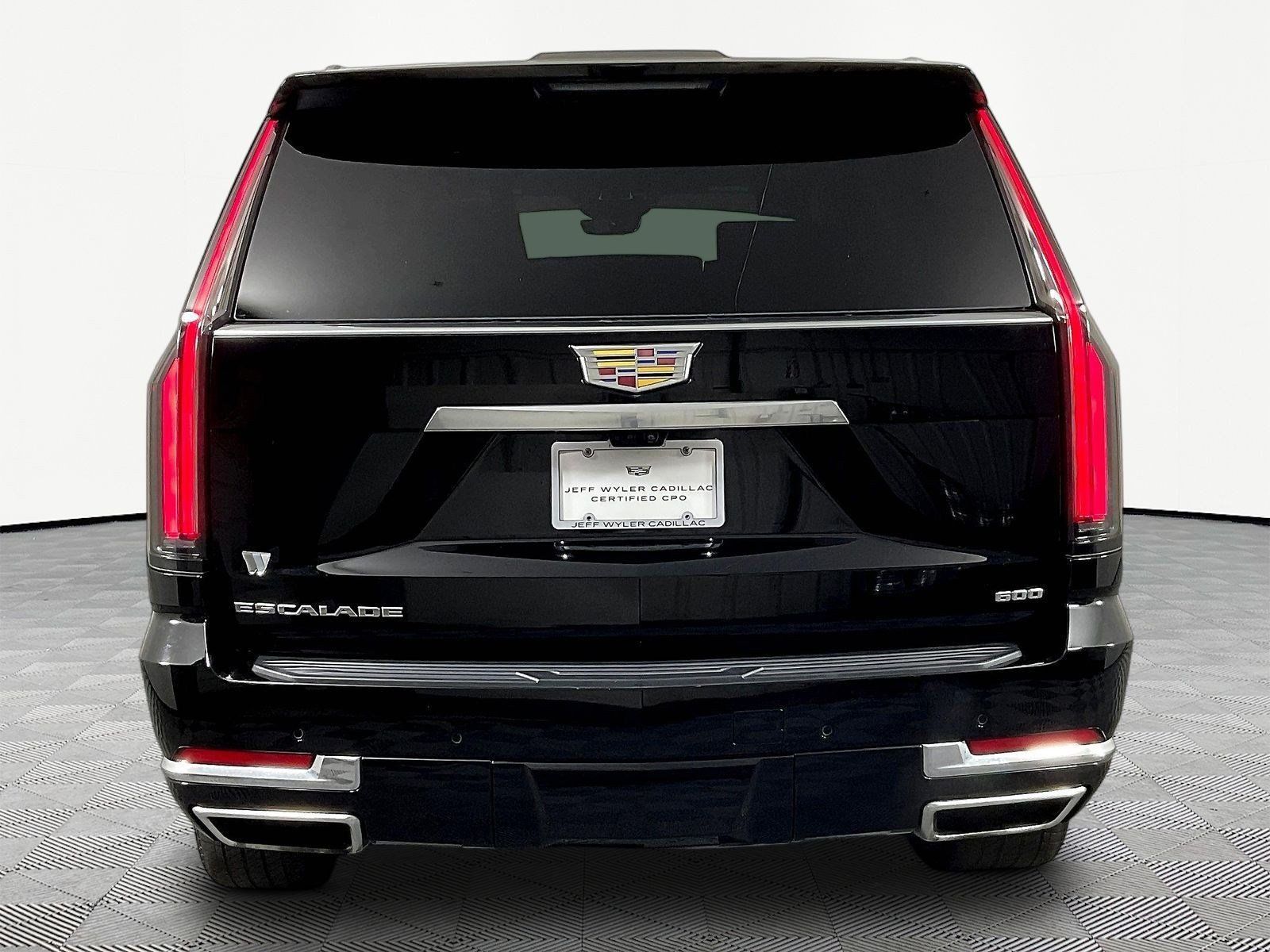 Used 2025 Cadillac Escalade Premium Luxury w/ LPO, Floor Liner Package AWD/4WD image 5