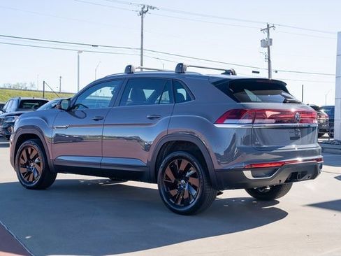 New 2026 Volkswagen Atlas Cross Sport SE image 4