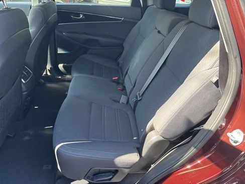 Used 2017 Kia Sorento AWD w/ LX Convenience Package image 10
