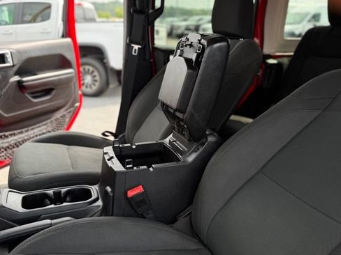 Used 2018 Jeep Wrangler Unlimited Sport S AWD/4WD image 23