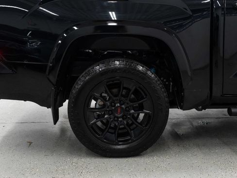 Used 2025 Toyota Tundra Platinum w/ TRD Off-Road Package AWD/4WD image 40