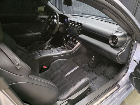 Used 2024 Toyota GR86 Premium RWD image 31