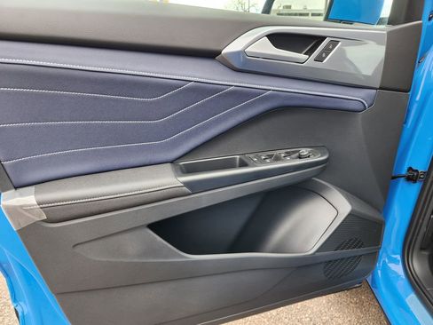 New 2026 Volkswagen Taos SEL AWD/4WD image 7