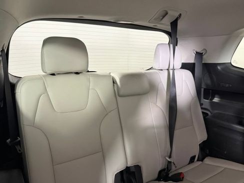 Used 2020 Kia Telluride S FWD image 32
