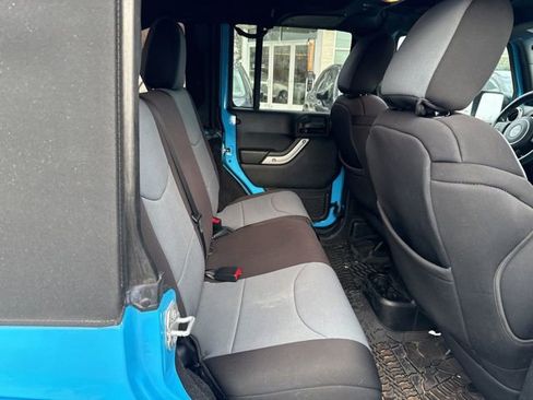 Used 2017 Jeep Wrangler Unlimited Sahara w/ Connectivity Group image 6