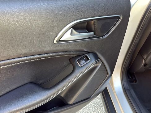 Used 2018 Mercedes-Benz GLA 250 4MATIC image 16
