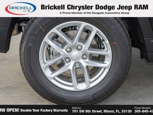 New 2025 Jeep Grand Cherokee Laredo image 35