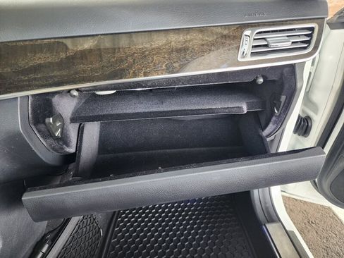 Used 2014 Mercedes-Benz E 350 Sedan image 76