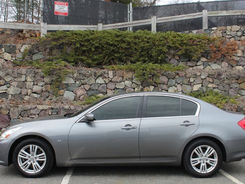 Used 2015 INFINITI Q40 Sedan 4D w/ Navigation Package image 6