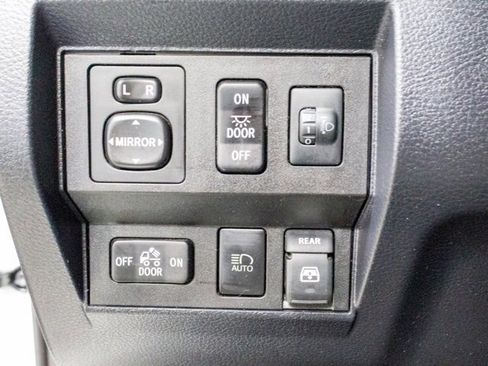 Used 2019 Toyota Tundra Limited image 12