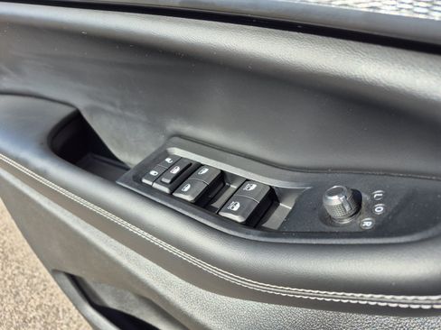 Used 2023 Jeep Grand Cherokee Altitude AWD/4WD image 13