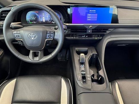 Used 2023 Toyota Crown AWD/4WD image 14