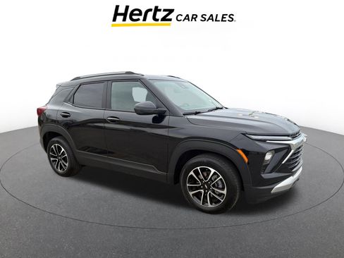 Used 2025 Chevrolet TrailBlazer LT image 1