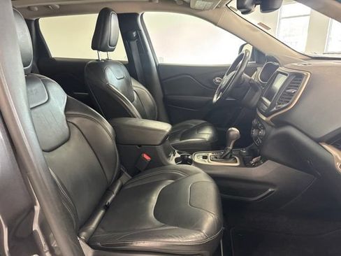 Used 2016 Jeep Cherokee Limited AWD/4WD image 24