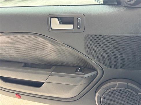 Used 2009 Ford Mustang GT Premium image 17