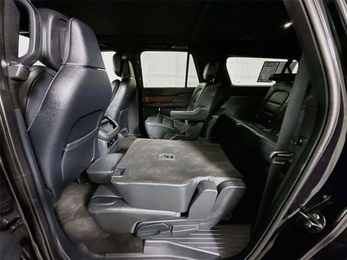 Used 2022 Lincoln Navigator L Reserve w/ Monochromatic Package RWD image 32