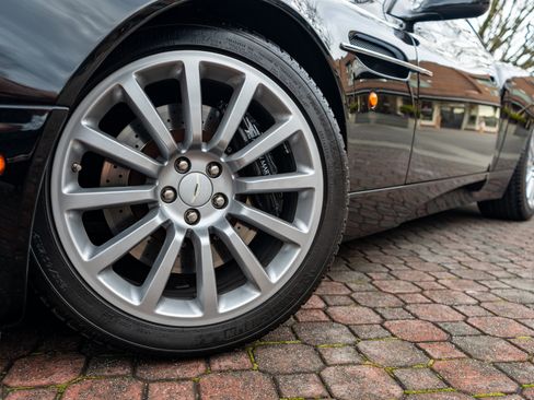 Used 2002 Aston Martin Vanquish RWD image 37