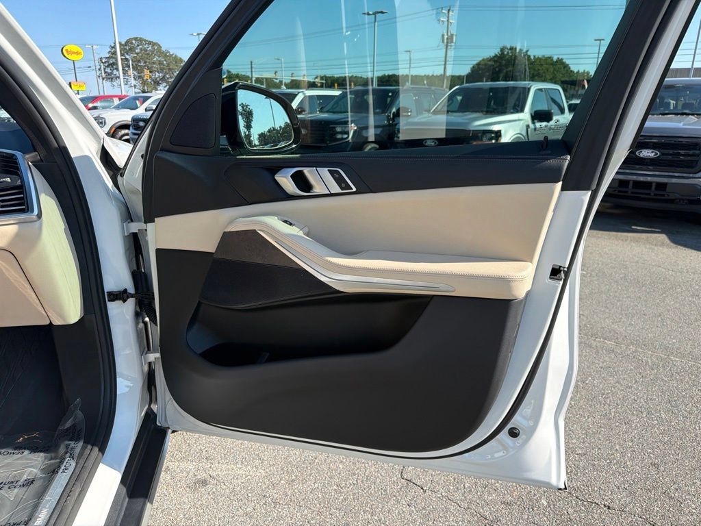 Used 2019 BMW X5 xDrive40i AWD/4WD image 23