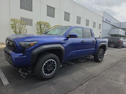 Used 2024 Toyota Tacoma TRD Off-Road AWD/4WD image 3
