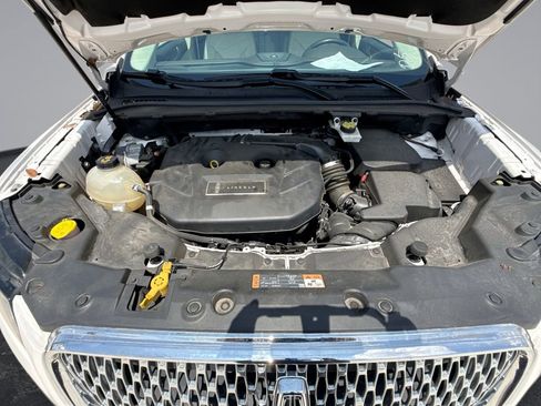 Used 2019 Lincoln MKC Reserve w/ MKC Technology Package FWD image 14