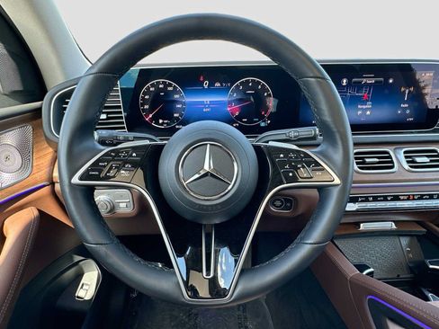 Used 2025 Mercedes-Benz GLE 350 4MATIC w/ AMG Line Exterior image 11