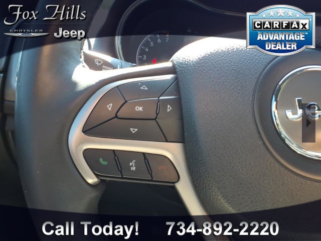 Used 2018 Jeep Grand Cherokee Altitude AWD/4WD image 16