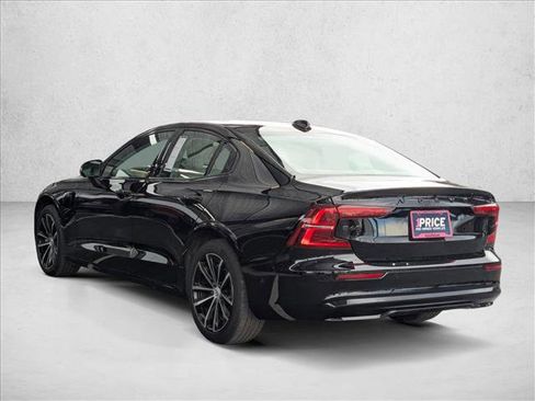 Used 2023 Volvo S60 T8 Plus image 8