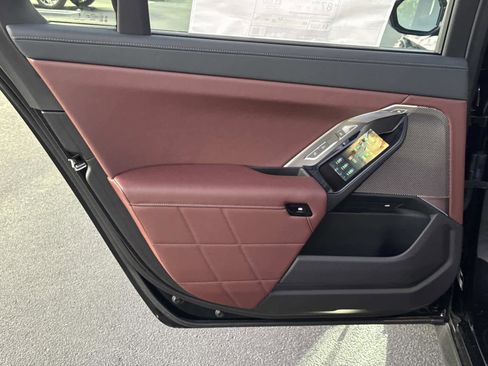 New 2026 BMW i7 xDrive60 w/ Executive Package image 11