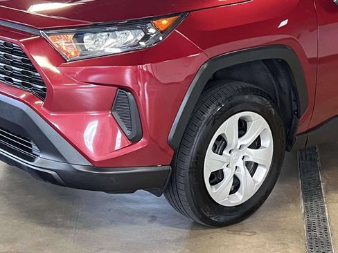 Used 2021 Toyota RAV4 LE AWD/4WD image 8