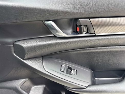 Used 2022 Honda Accord Sport image 14