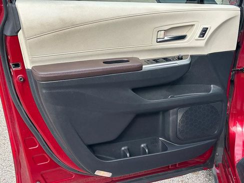 Certified 2022 Toyota Sienna Platinum image 15