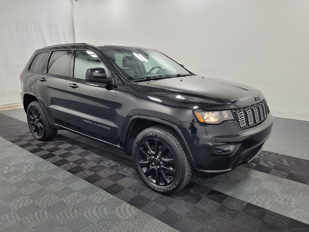 Used 2019 Jeep Grand Cherokee Altitude AWD/4WD image 11