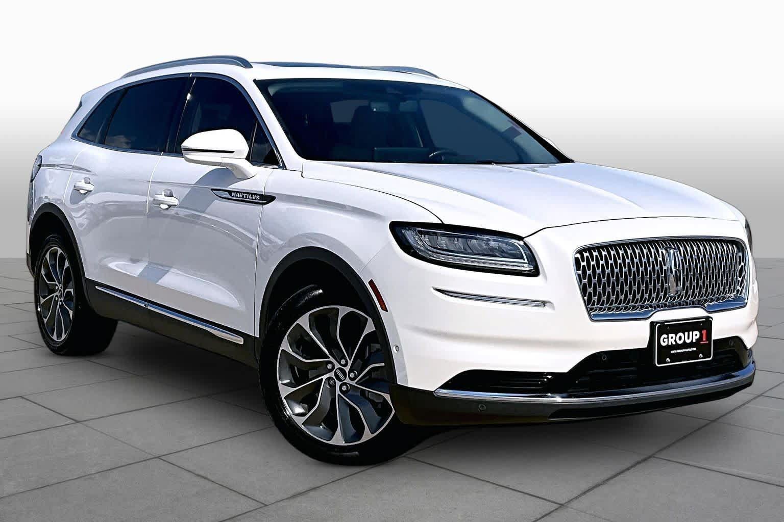 Used 2023 Lincoln Nautilus Reserve w/ Equipment Group 201A AWD/4WD image 3