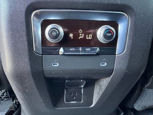 Used 2021 GMC Yukon SLT AWD/4WD image 32