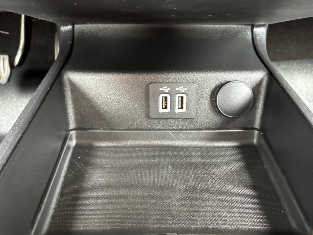 Used 2020 Ford Fusion SE FWD image 29