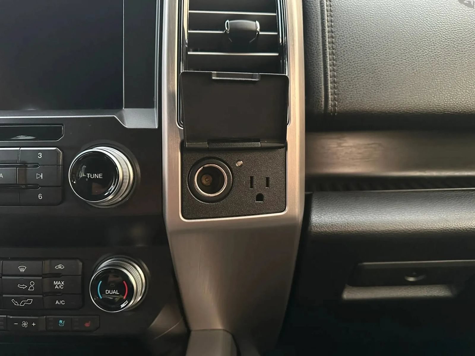 Used 2019 Ford F150 Platinum w/ Trailer Tow Package AWD/4WD image 43